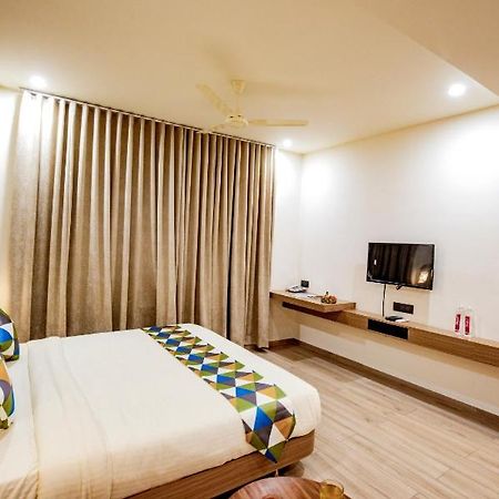 Hotel Nexus Rajkot Eksteriør bilde