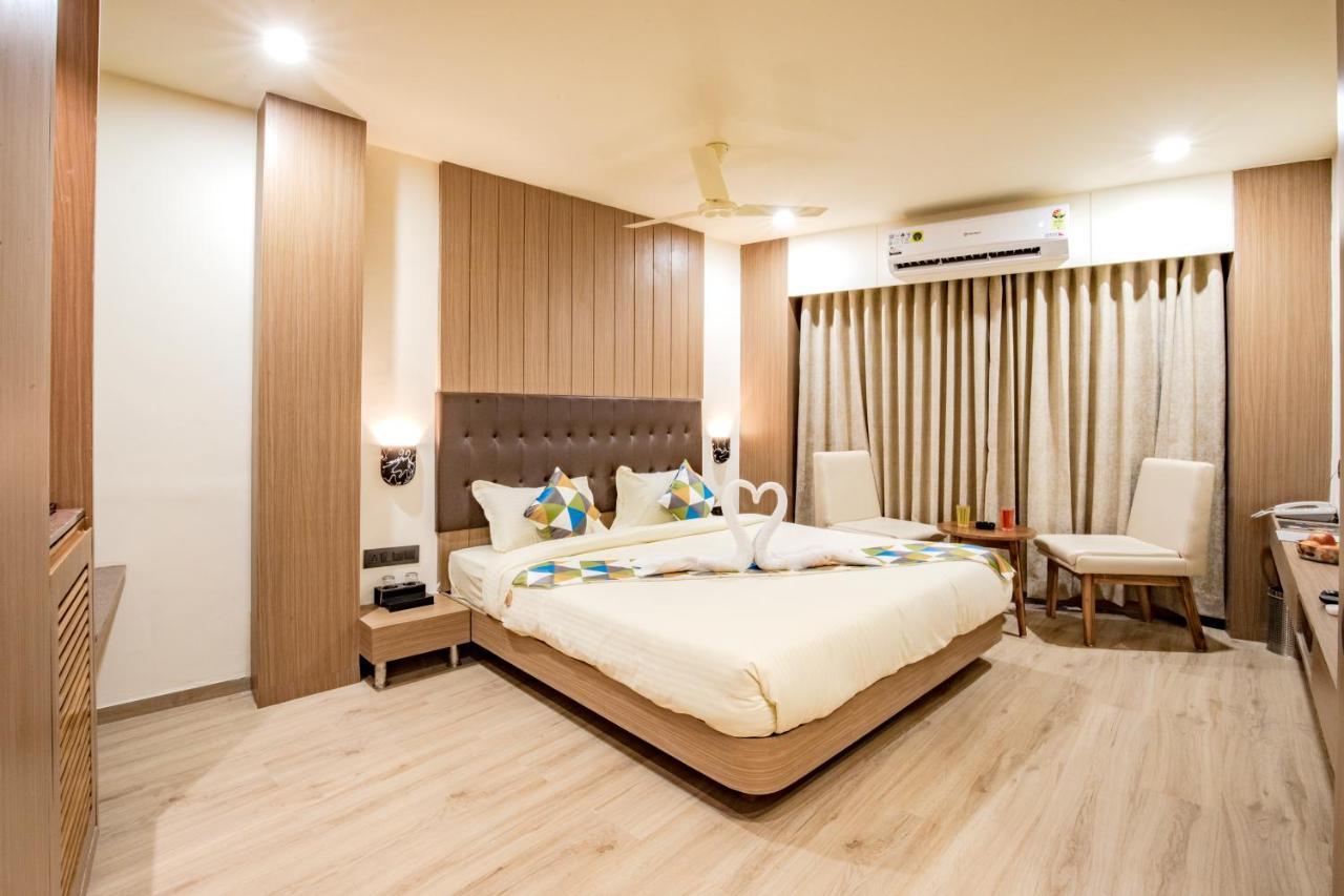 Hotel Nexus Rajkot Eksteriør bilde