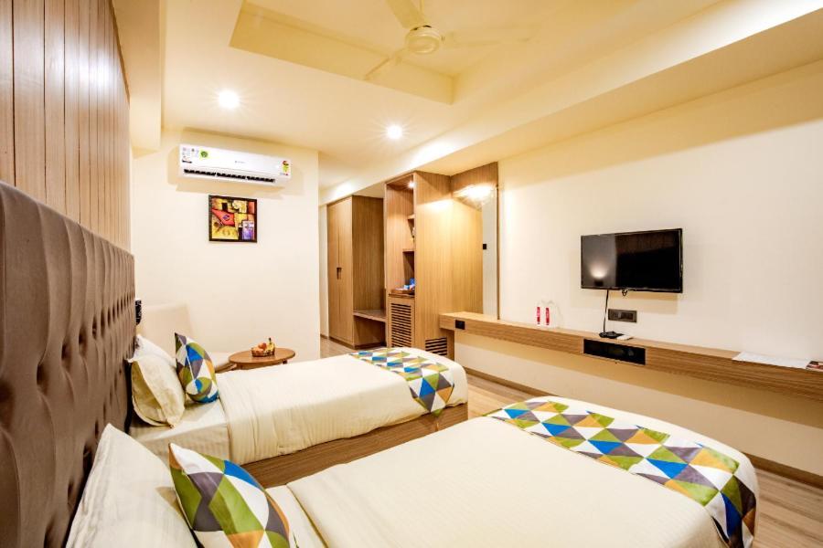 Hotel Nexus Rajkot Eksteriør bilde