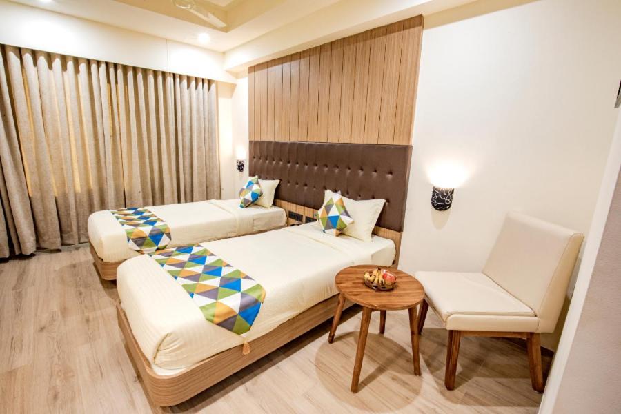 Hotel Nexus Rajkot Eksteriør bilde