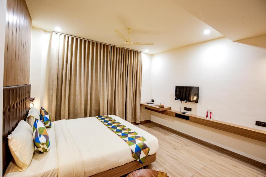 Hotel Nexus Rajkot Eksteriør bilde