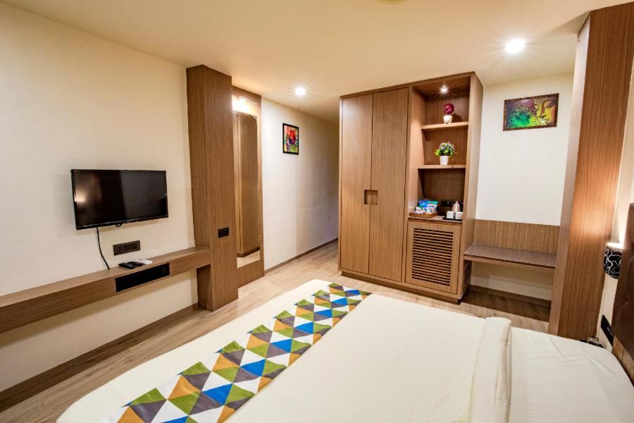 Hotel Nexus Rajkot Eksteriør bilde