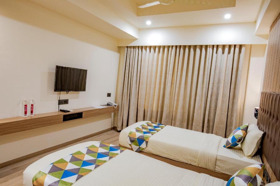 Hotel Nexus Rajkot Eksteriør bilde