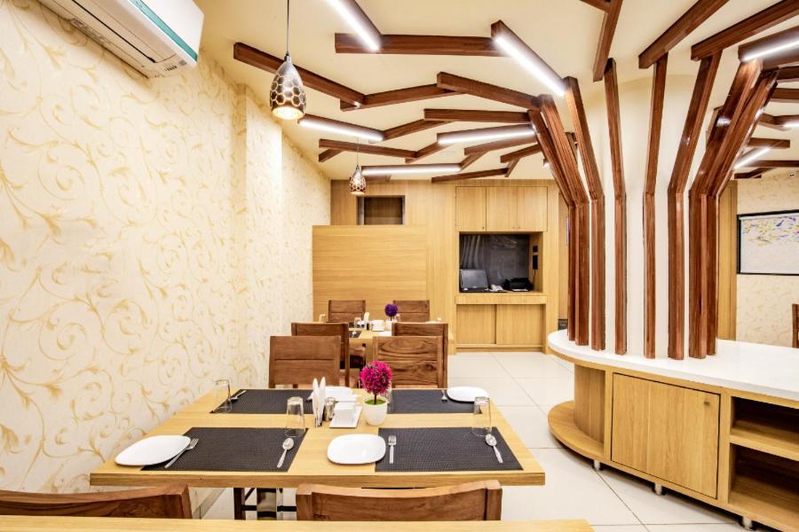 Hotel Nexus Rajkot Eksteriør bilde