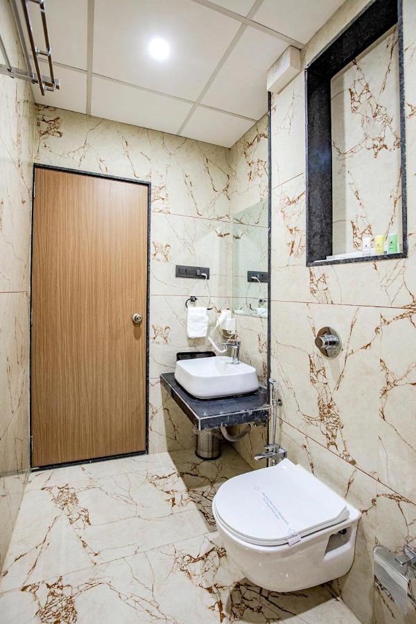 Hotel Nexus Rajkot Eksteriør bilde