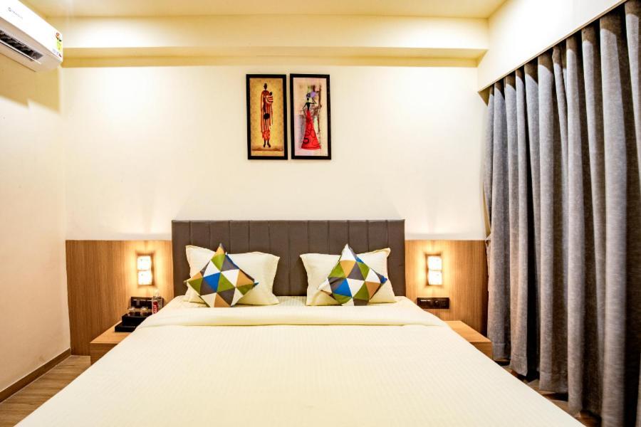 Hotel Nexus Rajkot Eksteriør bilde