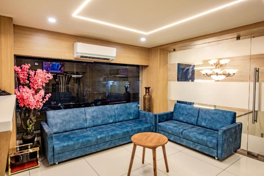 Hotel Nexus Rajkot Eksteriør bilde