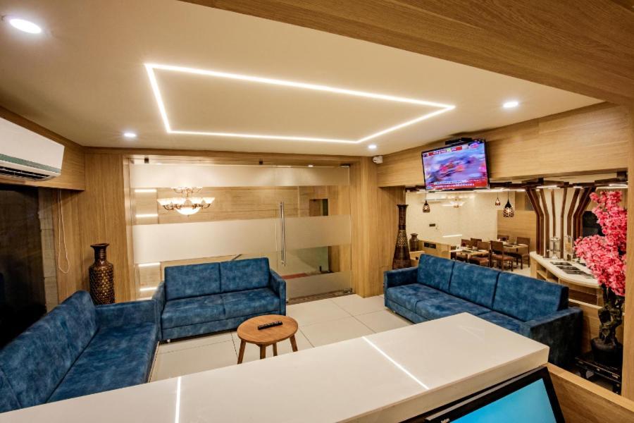 Hotel Nexus Rajkot Eksteriør bilde