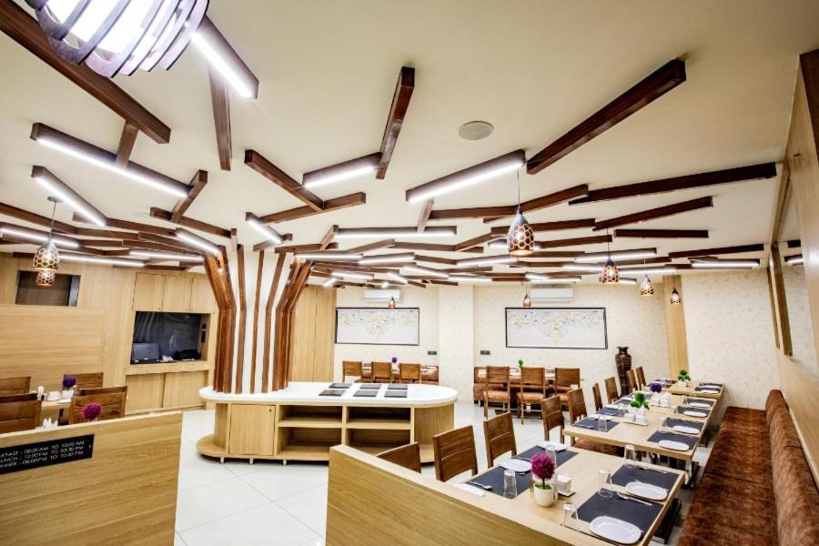 Hotel Nexus Rajkot Eksteriør bilde