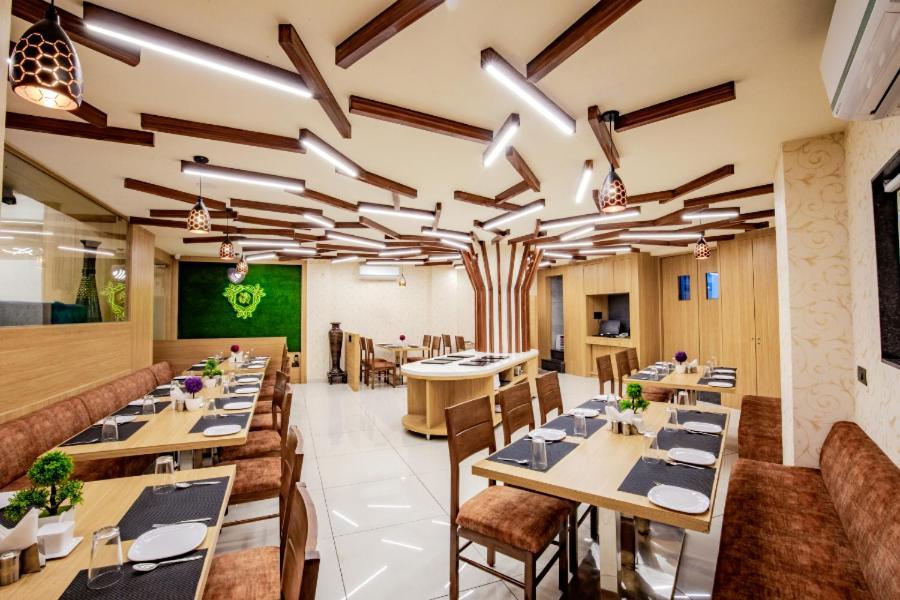 Hotel Nexus Rajkot Eksteriør bilde