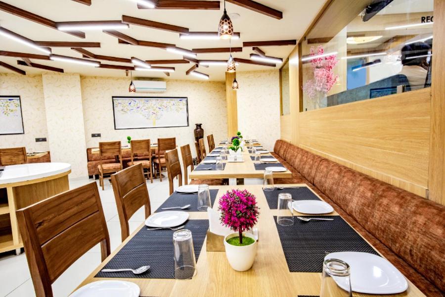 Hotel Nexus Rajkot Eksteriør bilde